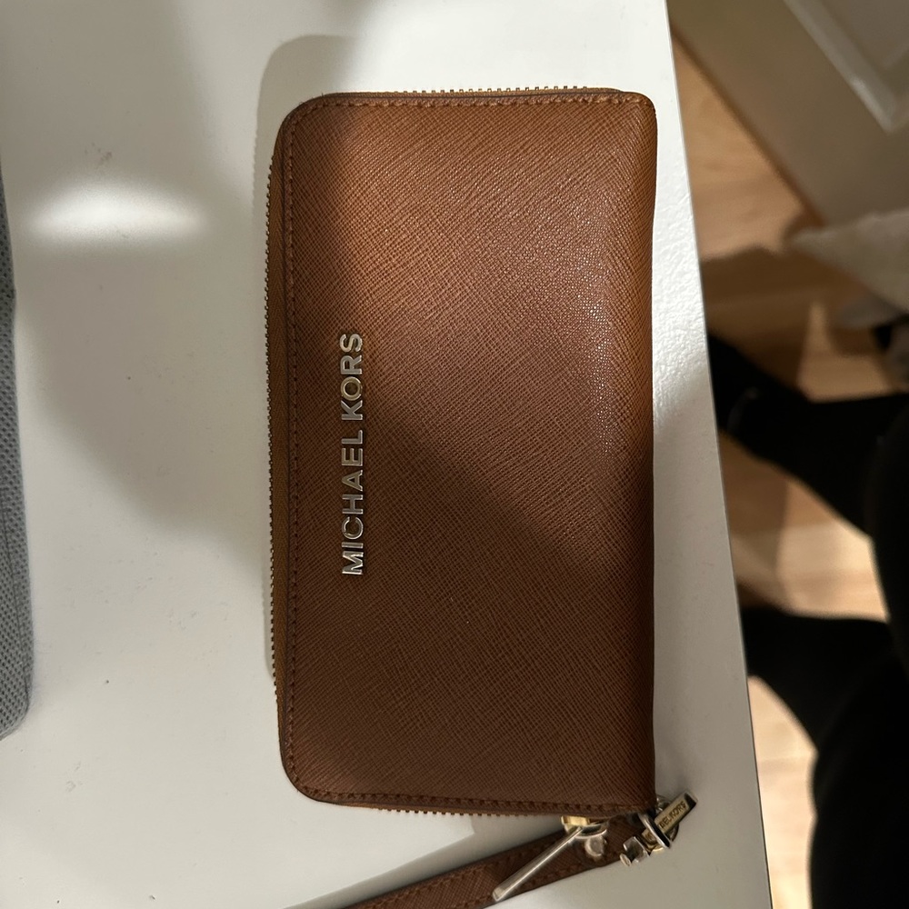 Michael kors wallet